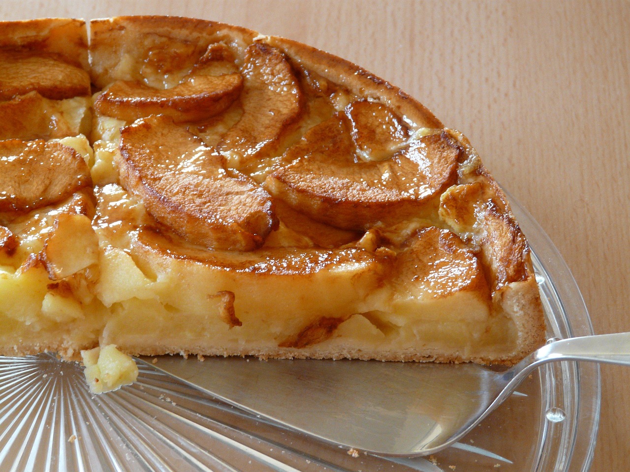 apple pie rustic plate